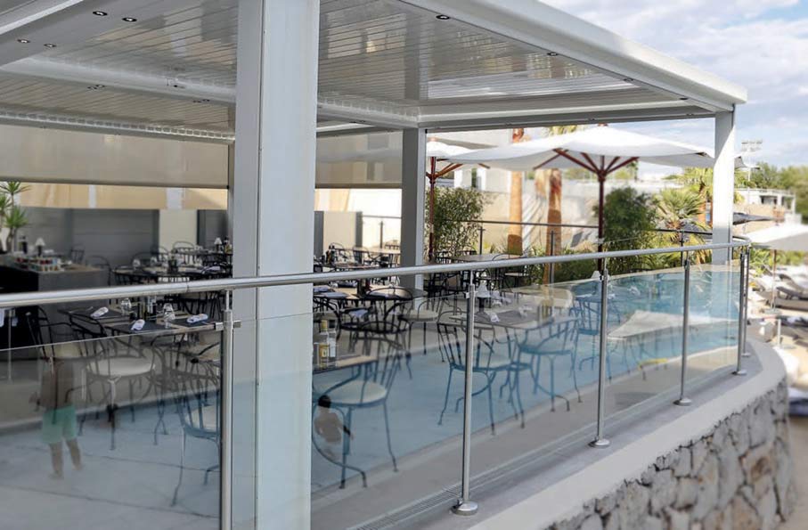 Pergola Parasol Abris piscine - Pergola, Véranda, BIOSSUN, parasols IASO, aménagement de terrasse extérieur professionnels restauration bar restaurant - Art et créations Perpignan